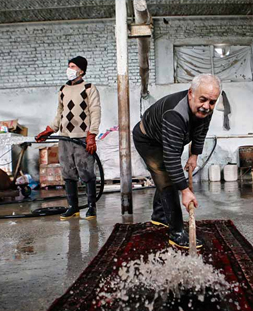 شستشوی سنتی قالی در قالیشویی جمشیدیه